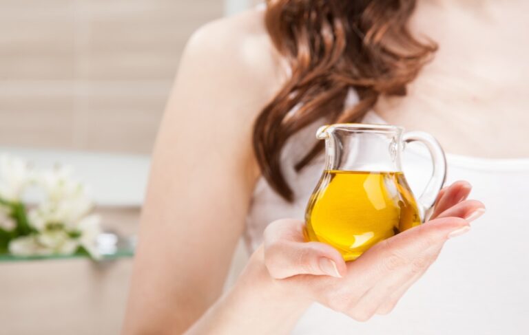 فواید و نحوه استفاده از روغن زیتون برای پوست