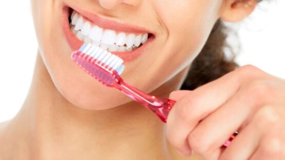 بهترین زمان و روش مسواک زدن صبحگاهی برای حفظ سلامت دندان‌ ها