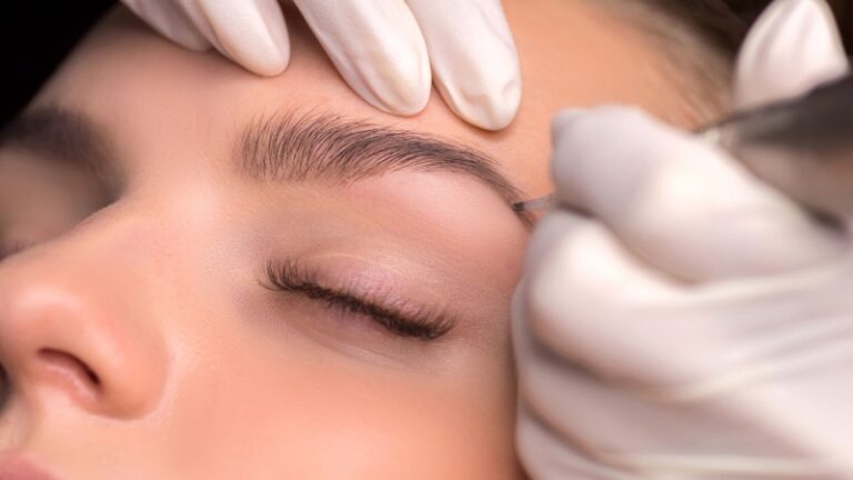 میکروبلیدینگ و میکروپیگمنتیشن برای داشتن ابروهای طبیعی و بی‌ نقص