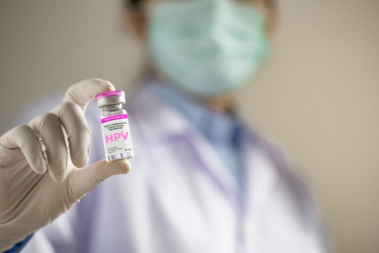 واکسن HPV؛ پیشگیری مؤثر از سرطان دهانه رحم و بیماری‌ های مرتبط با ویروس پاپیلومای انسانی