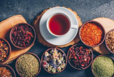 ۵ دمنوش گیاهی مؤثر برای تعادل هورمونی