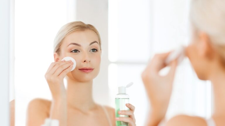 تونر صورت چیست و چرا باید از آن استفاده کنیم؟