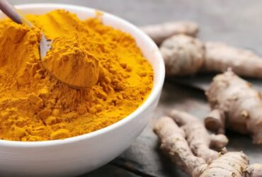 از بین بردن موهای زائد با زردچوبه؛ آیا این روش واقعا موثر است؟